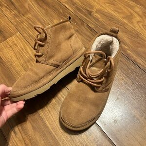Neumel UGG Boots youth 3, womens 5/5.5